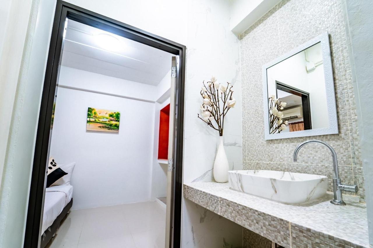 Mind And Punpun Apartment Surat Thani Exterior photo